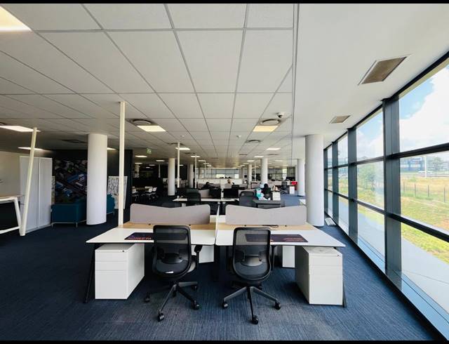 2,495M² OFFICE TO LET IN NOORDWYK